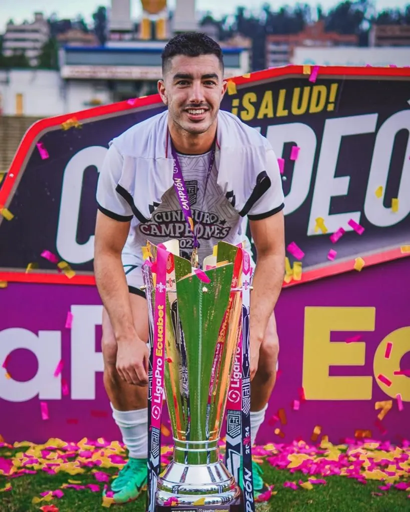 Rafael Monti ascendió en Ecuador.