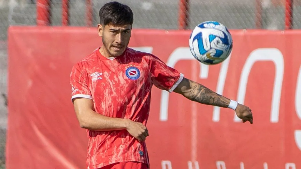 Román Vega. (Foto: Prensa Argentinos Juniors).