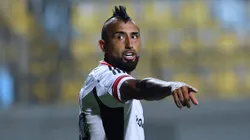 El mal momento de Arturo Vidal en Colo Colo: erró un penal, hizo un gol en contra y se peleó con su arquero
