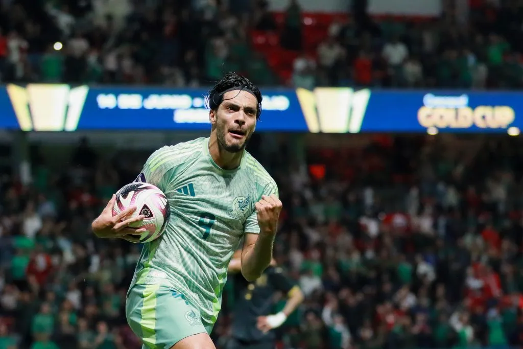 Raúl Jiménez con la Selección de México. (Foto: Getty).