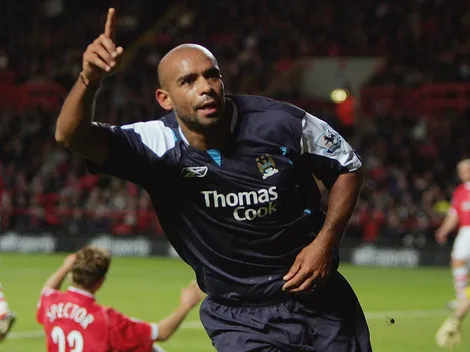 Jugó más de 350 partidos en la Premier, entrena a una selección con chances de jugar el Mundial 2026 y ahora está en bancarrota