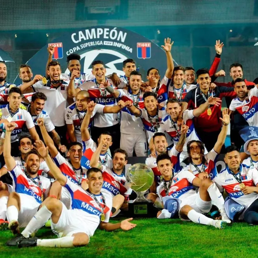 El título que celebró en Tigre. Foto IG.