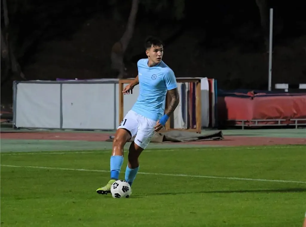 Balthazar Bernardi, defendiendo la camiseta del Akritas. (Foto: @balthabernardi)