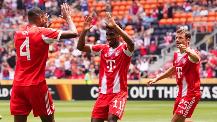 Los jugadores del Bayern celebran uno de los tantos goles.