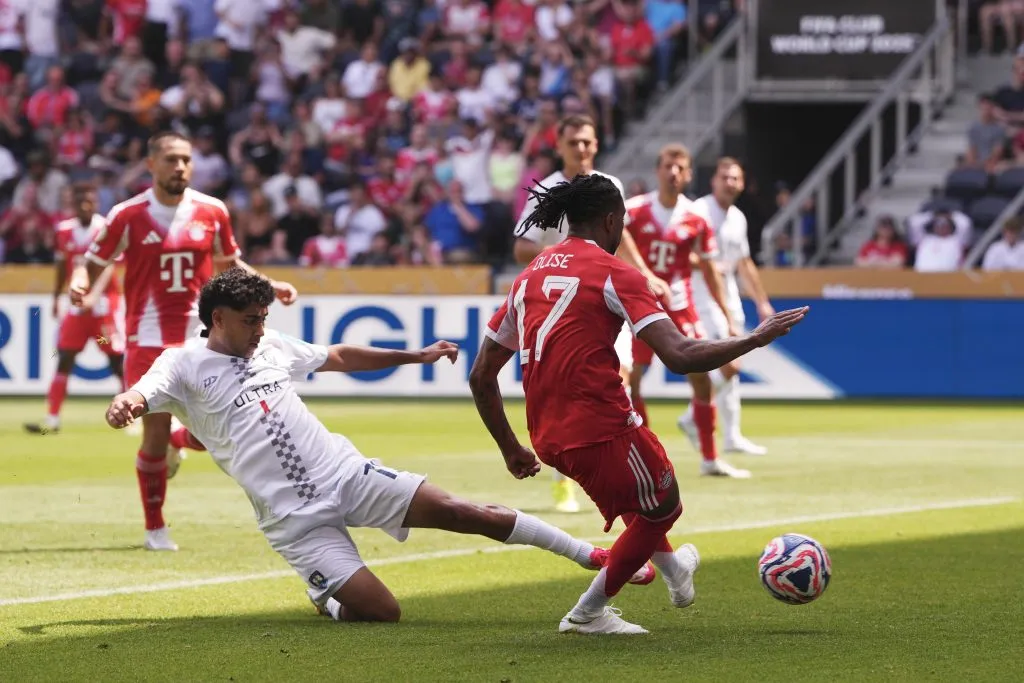 Lobo, el estudiante universitario que debió marcar los desbordes del Bayern Múnich (Getty Images).