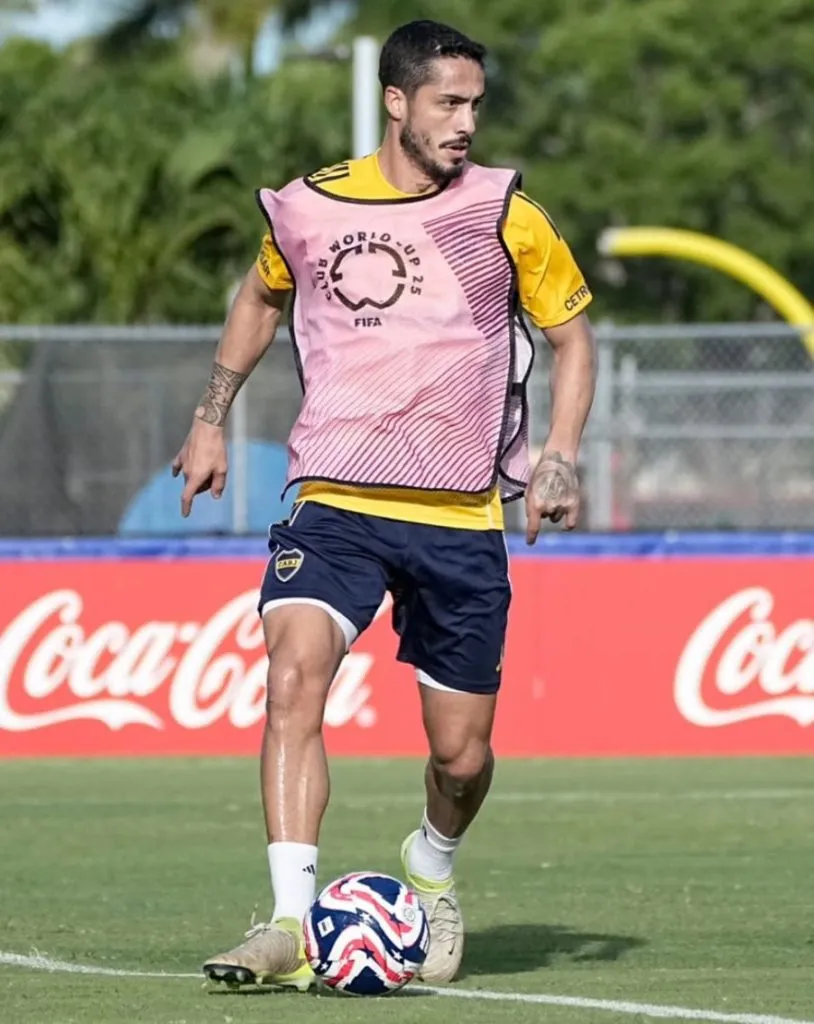 Nicolás Figal y la chance de ser titular ante Benfica tras más de seis meses inactivo (Prensa Boca).