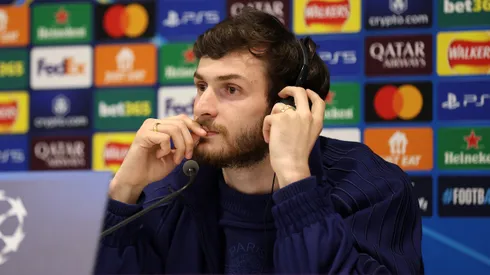 Khvicha Kvaratskhelia eligió al mejor entre Lionel Messi y Cristiano Ronaldo: "De otro planeta"