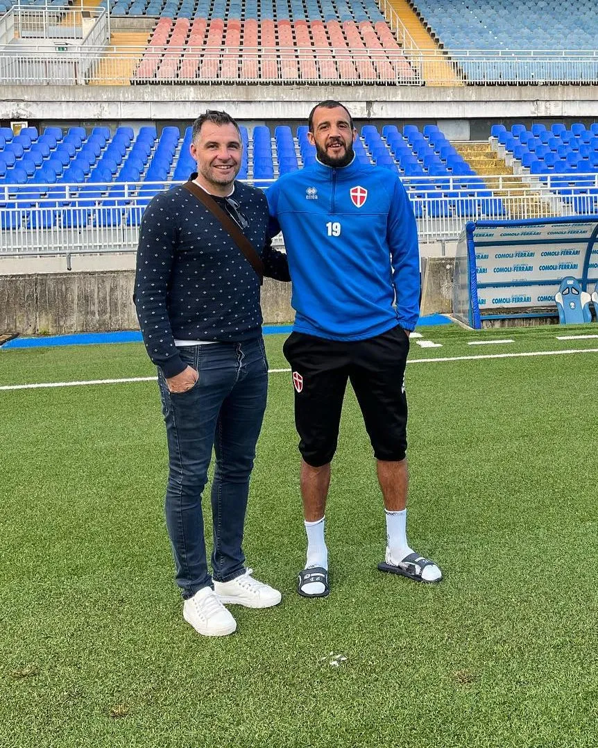 Con su hermano Pablo, que pasó por Racing y luego por varios clubes de Italia. Foto IG