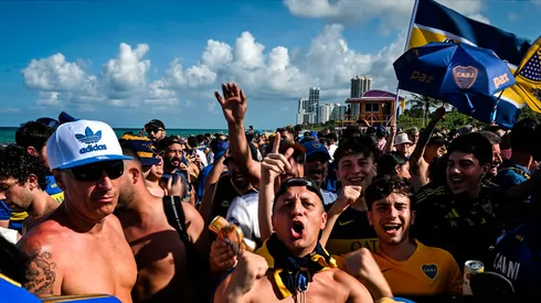 Un DT que echó la gestión Riquelme en Boca se sumó a la previa en la playa de los hinchas en el Mundial de Clubes