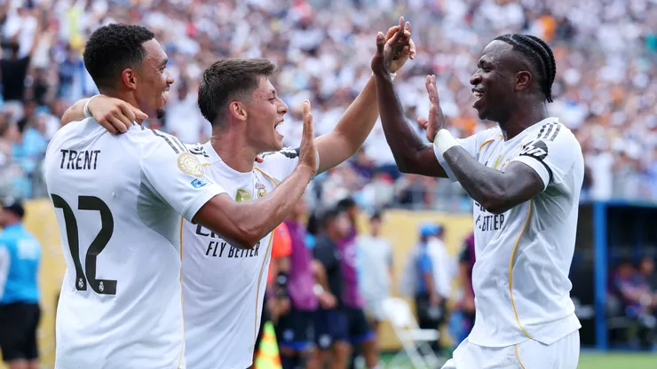 Vinícius, Arda Guler y Trent Alexander-Arnold, jugadores de Real Madrid ante Pachuca. (Getty Images)