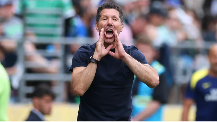 La furia de Simeone con el árbitro durante la eliminación de Atlético Madrid: "Sos un caradura"