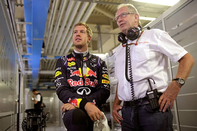 Helmut Marko y Sebastian Vettel durante su etapa en Red Bull que se selló con cuatro campeonatos del mundo.