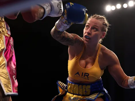 Es profesora de matemáticas, trabajó como Ring Girl, vendió fotos y llegó a coronarse campeona mundial de boxeo