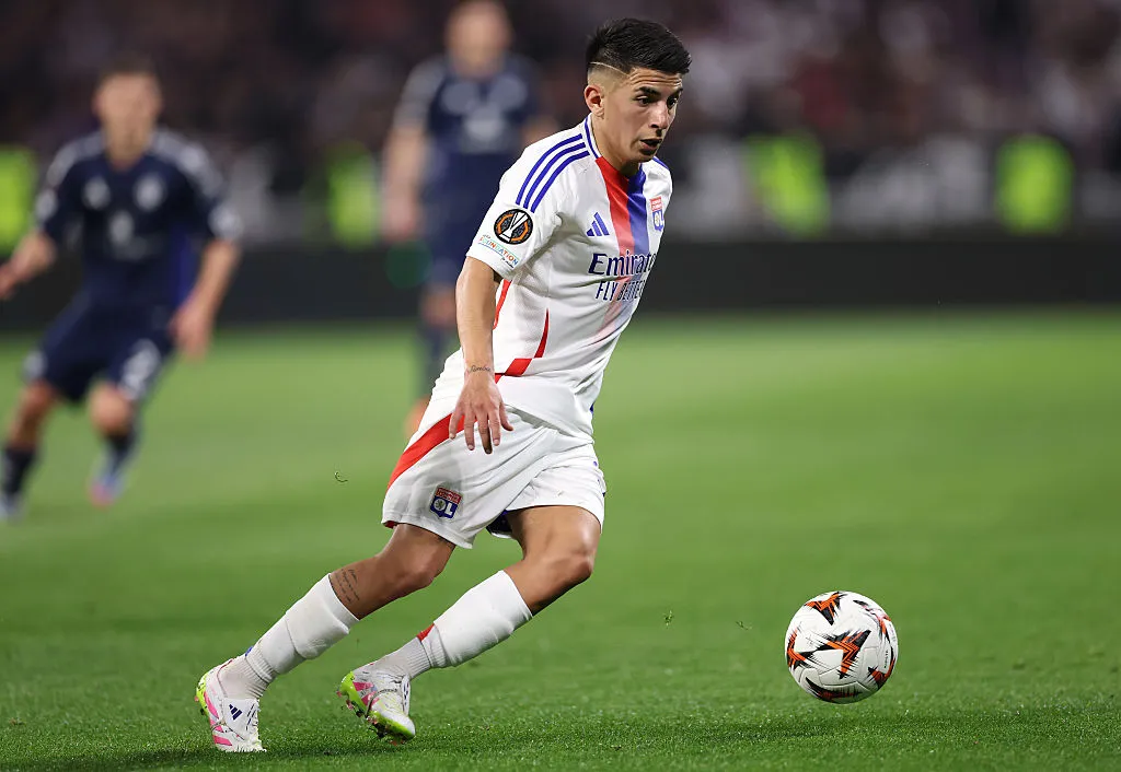 Thiago Almada saldría de Lyon si se confirma el descenso a la Ligue 2.