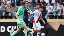 El momento picante entre Acuña y Dumfries.