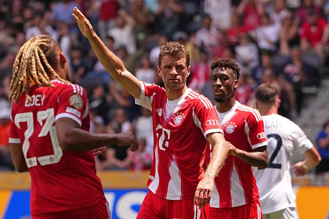 Bayern Múnich jugó dos partidos en horario diurno y Múller aseguró que no hay excusas por el calor.