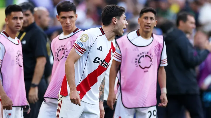La impotencia de Gonzalo Montiel con el arbitraje ante Inter