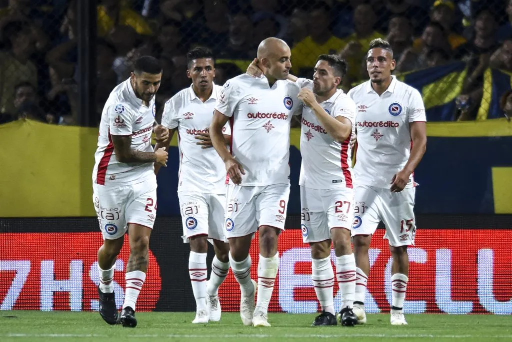 Santiago Silva jugó en Argentinos Juniors. (Foto: Getty).