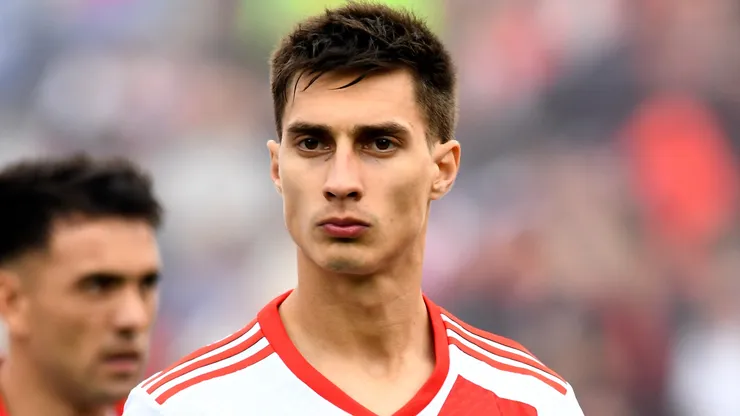 Federico Gattoni se fue de River y afronta un presente complicado en Sevilla.