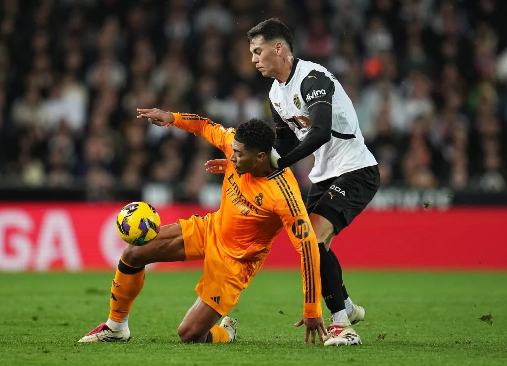 Enzo Barrenechea ante Real Madrid. (Foto: Getty).