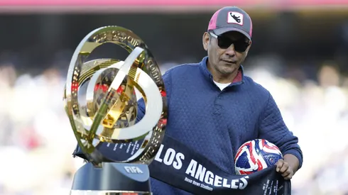 Disputó tres Mundiales, fue arquero y delantero, y volverá con 58 años para jugar por primera vez en Europa