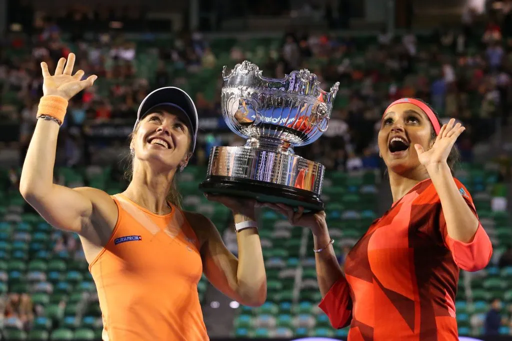 Hingis y Mirza tras ganar el Abierto de Australia 2016. (Foto: Getty).