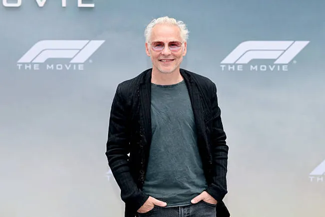 Jacques Villenueve advirtió a Max Verstappen sobre Mercedes.