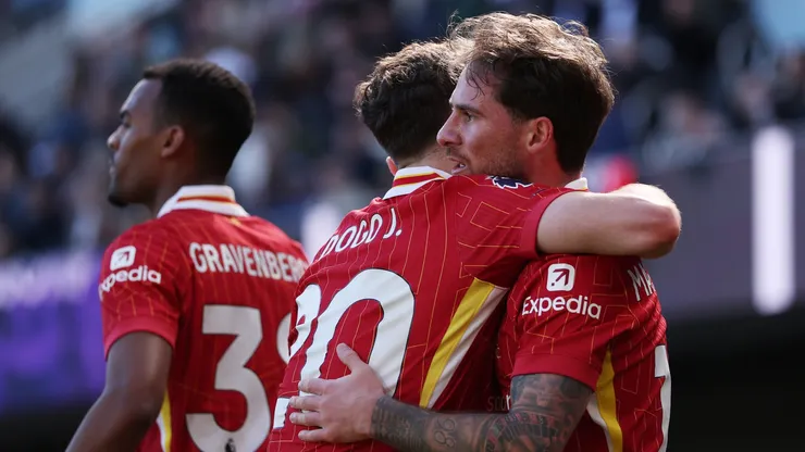 Alexis Mac Allister junto a Diogo Jota.