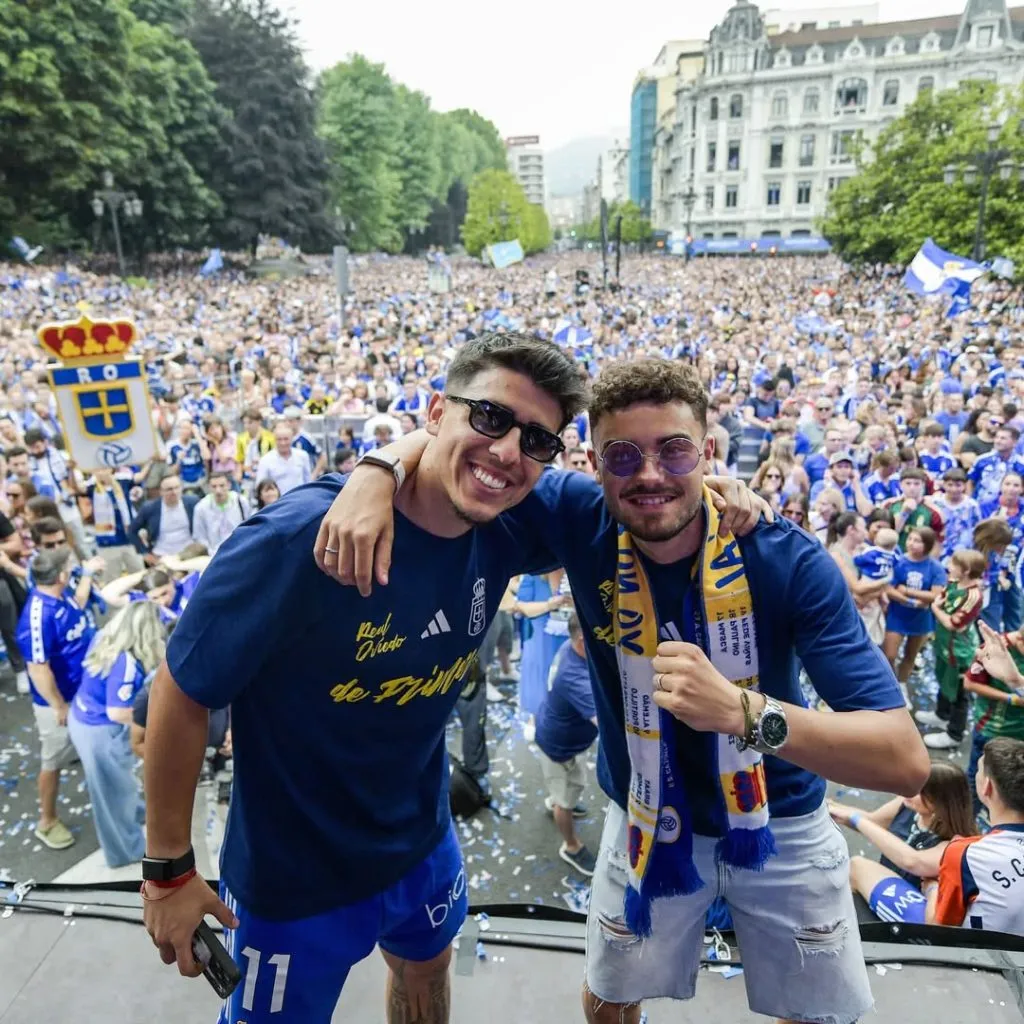 Santiago Colombatto en los festejos de Real Oviedo. (Fuente: IG Santiago Colombatto)