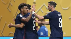 Desiré Doué, Achrak Hakimi y Fabián Ruiz tras el primer gol de París Saint-Germain ante Bayern Múnich por los cuartos de final del Mundial de Clubes. (Getty Images)