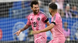 Messi celebra uno de sus goles junto a Jordi Alba.