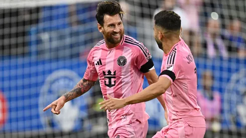 Messi celebra uno de sus goles junto a Jordi Alba.