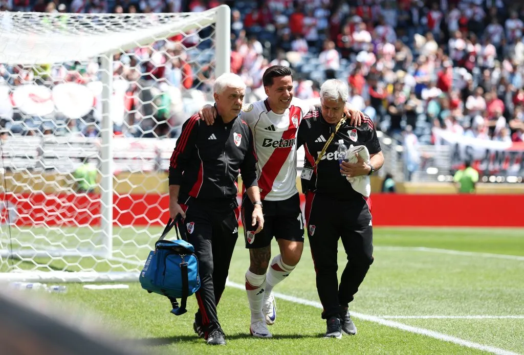 Así se retiró Driussi del partido ante Urawa. (Foto: Getty).