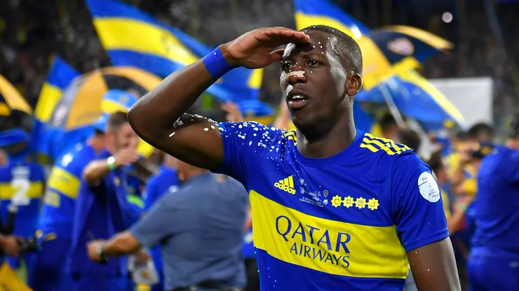 Luis Advíncula, defensor peruano que se desempeña en Boca Juniors.