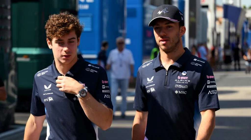 Franco Colapinto y Pierre Gasly, pilotos de Alpine en la Fórmula 1.