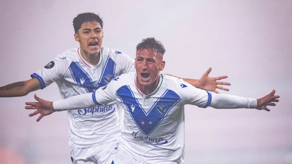 Vélez quiere dar el golpe ante Fortaleza.