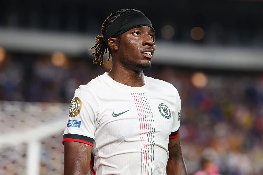 Chelsea y Arsenal negocian por Noni Madueke.