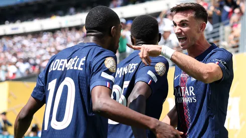 Fabián Ruiz celebra su gol junto a Dembelé.
