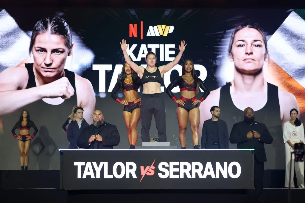 Katie Taylor cantó victoria en los dos primeros combates ante Serrano.