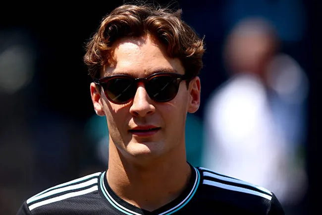 George Russell podría convertirse en un rival para Colapinto por su lugar en Alpine.