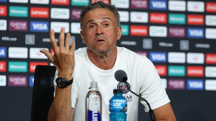 Luis Enrique, entrenador español de París Saint-Germain, en conferencia de prensa.