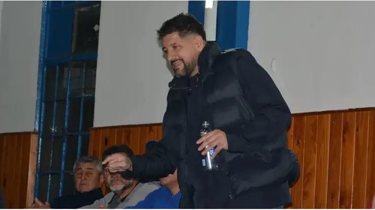 Ganó 4 títulos con Boca, fue subcampeón del mundo con Argentina y ahora consiguió un ascenso histórico como presidente