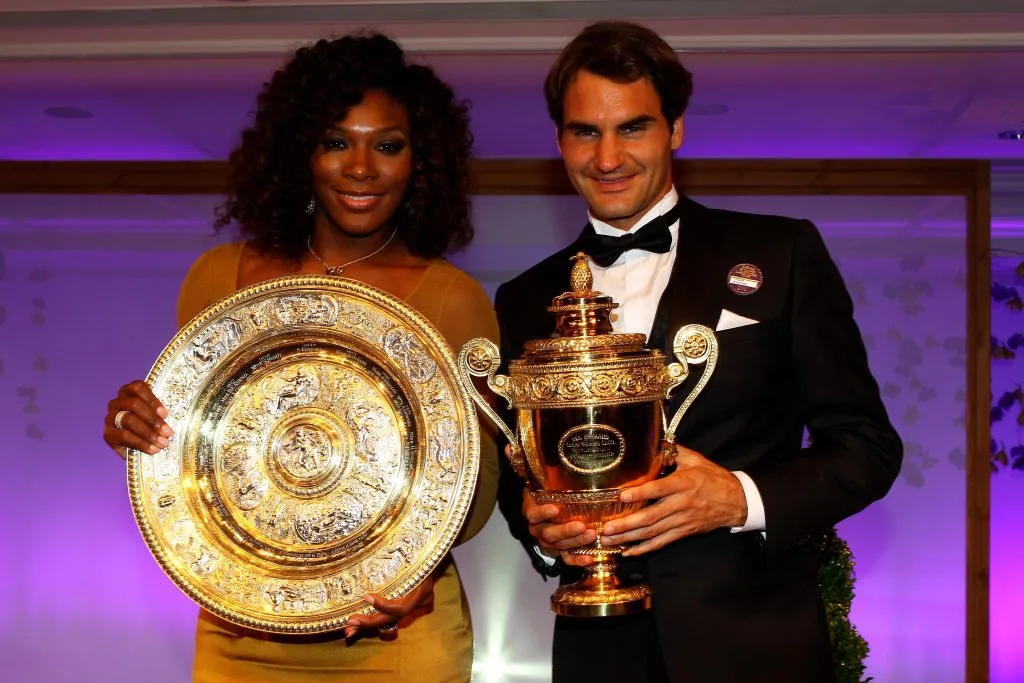 Serena Williams y Roger Federer en la celebración tras ganar Wimbledon en 2012. (Foto: Getty).