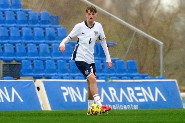 Freddie Lawrie ficha por el Manchester City.