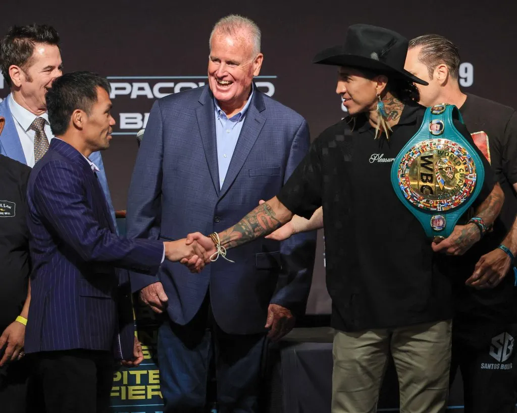 Manny Pacquiao quiere arrebatar a Mario Barrios el título mundial de peso welter del CMB.