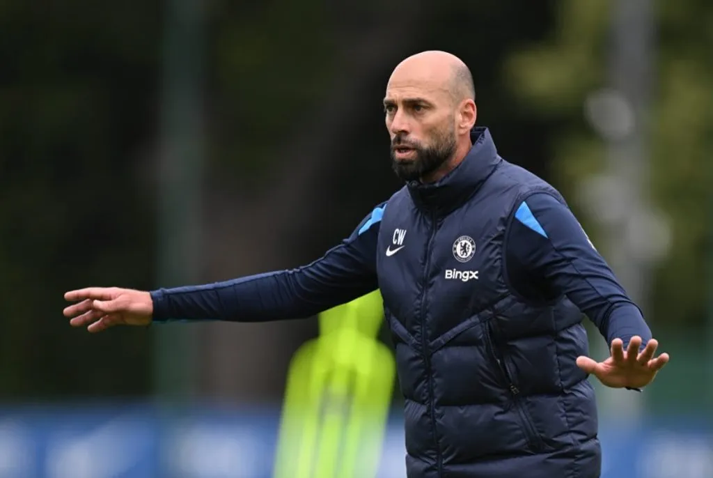 Caballero en pleno trabajo en Chelsea. Foto IG.