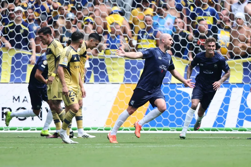 La celebración de Christian Gray tras convertir un gol en el enfrentamiento entre Boca Juniors y Auckland City FC por el Mundial de Clubes 2025. (Getty Images)