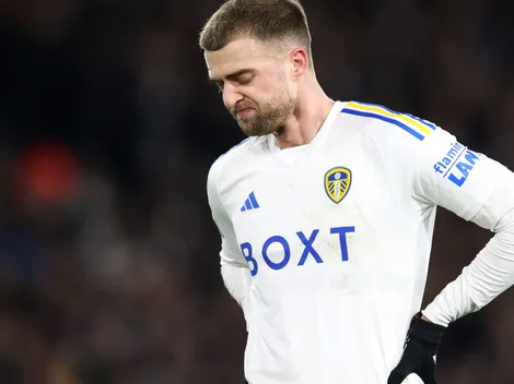 Tiene más de 200 partidos con el club, acaba de ascender a la Premier y su DT lo borró: "Le avisé que no entra en mis planes"