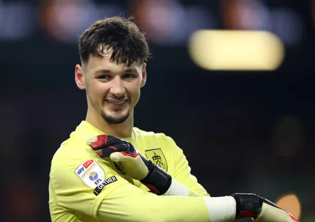 James Trafford, el primer apuntado si Ederson deja el club.