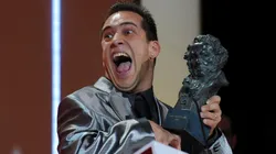 El Langui con su Premio Goya